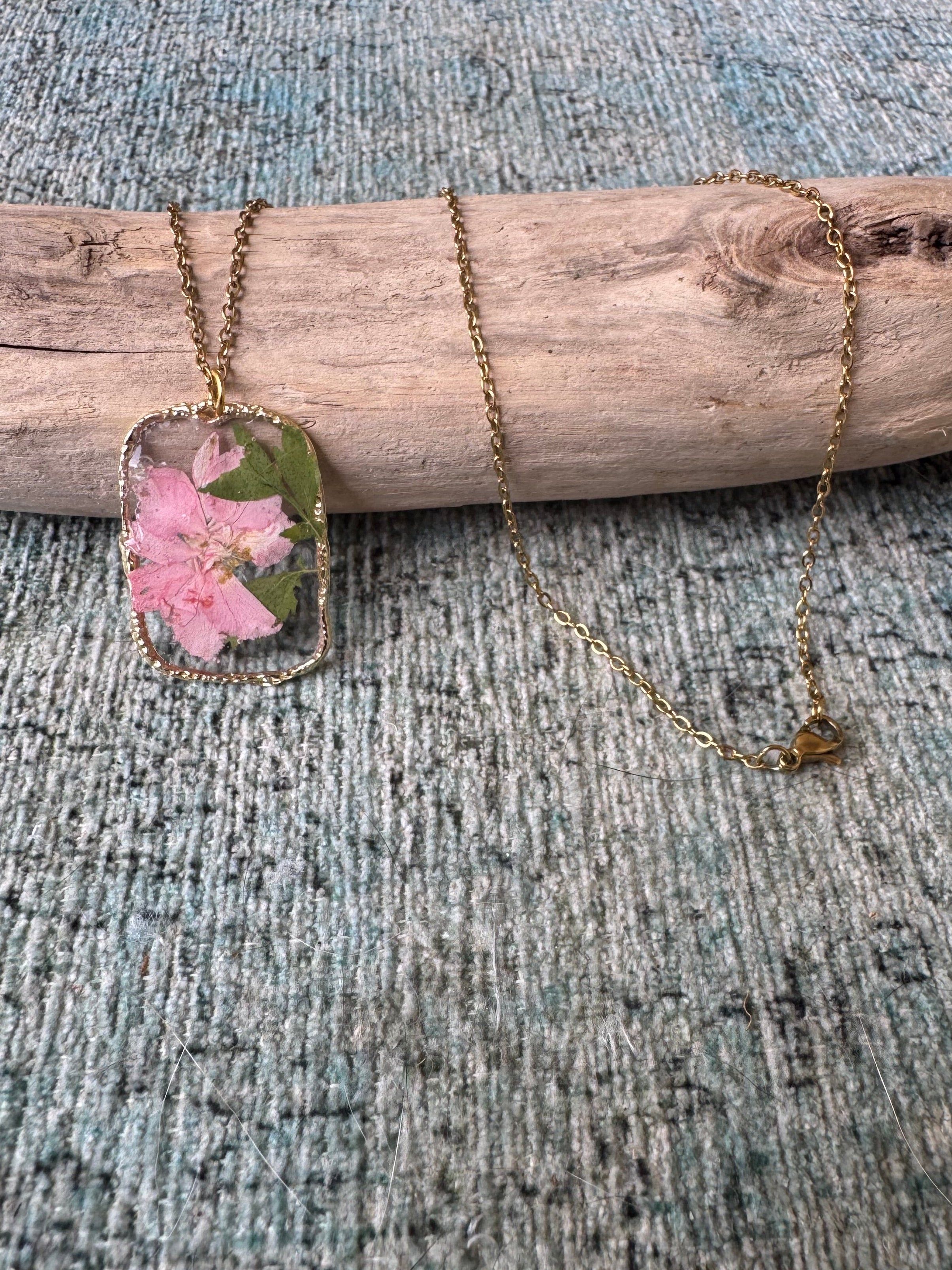 Tropical Tansy Gold Necklace