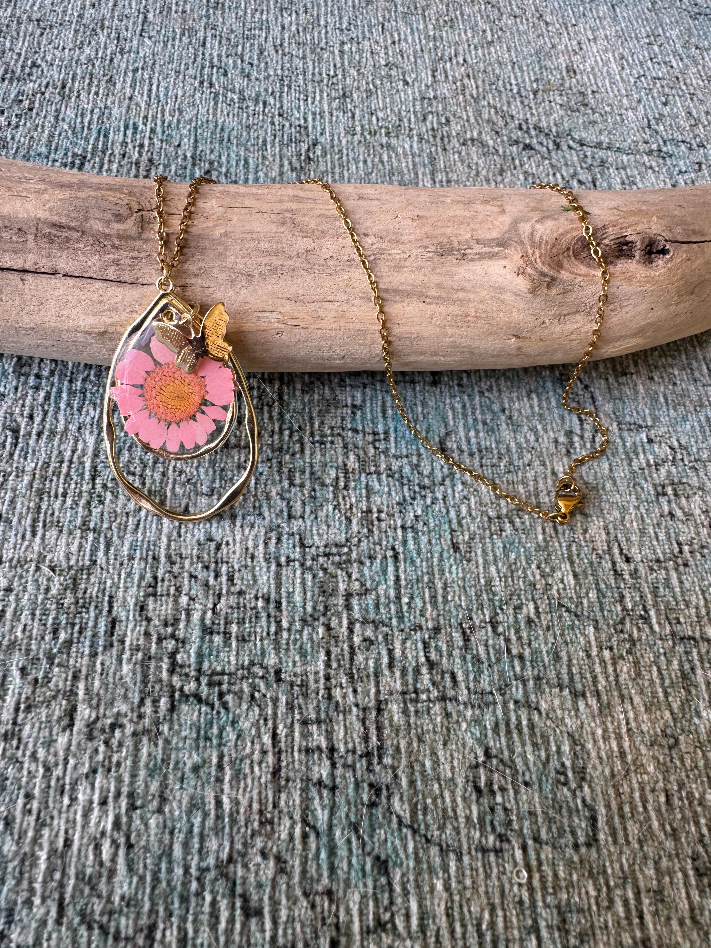 Daisy Wings Gold Necklace
