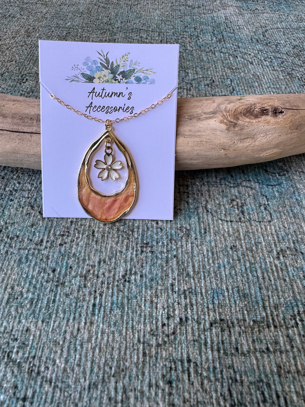 Dancing Daisy Gold Necklace
