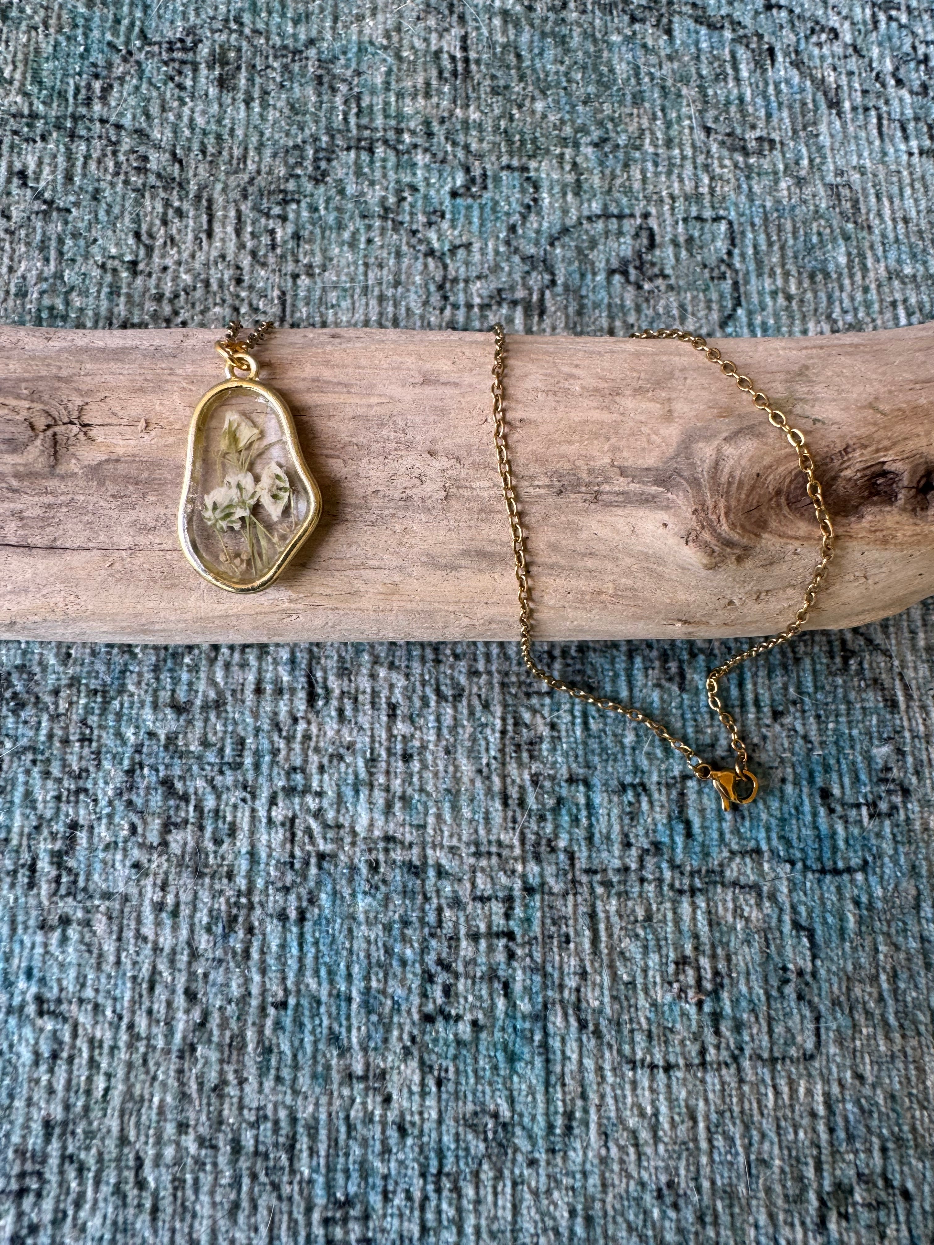 Petals & Lace Gold Necklace