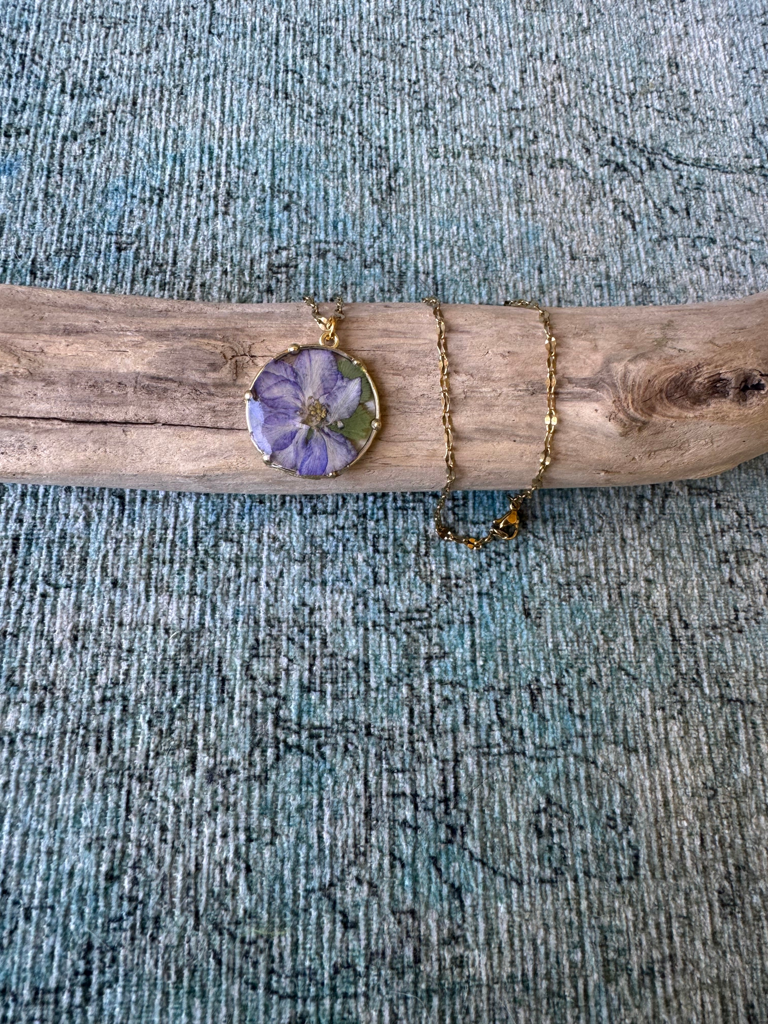 Evening Violet Gold Necklace