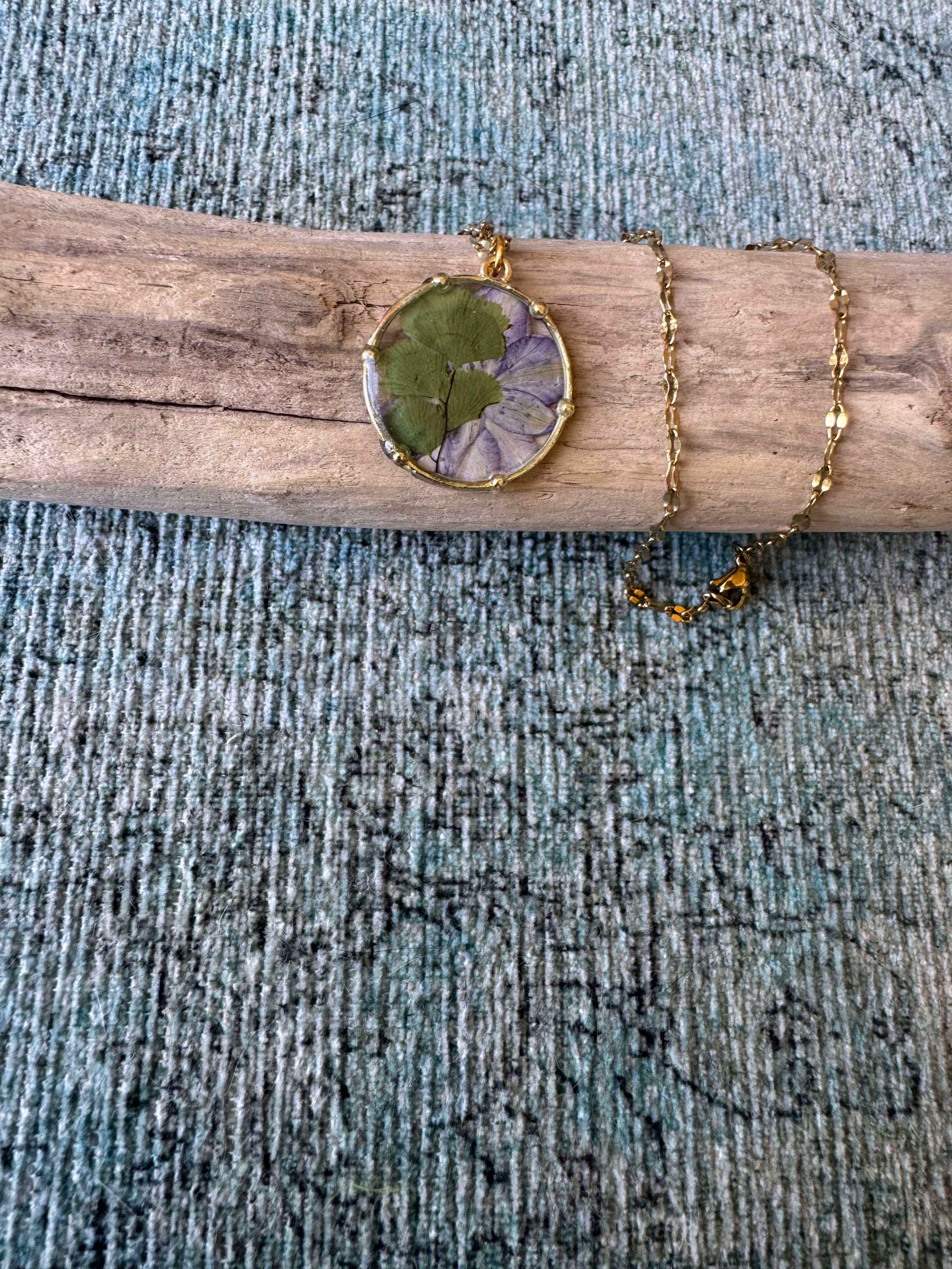 Evening Violet Gold Necklace