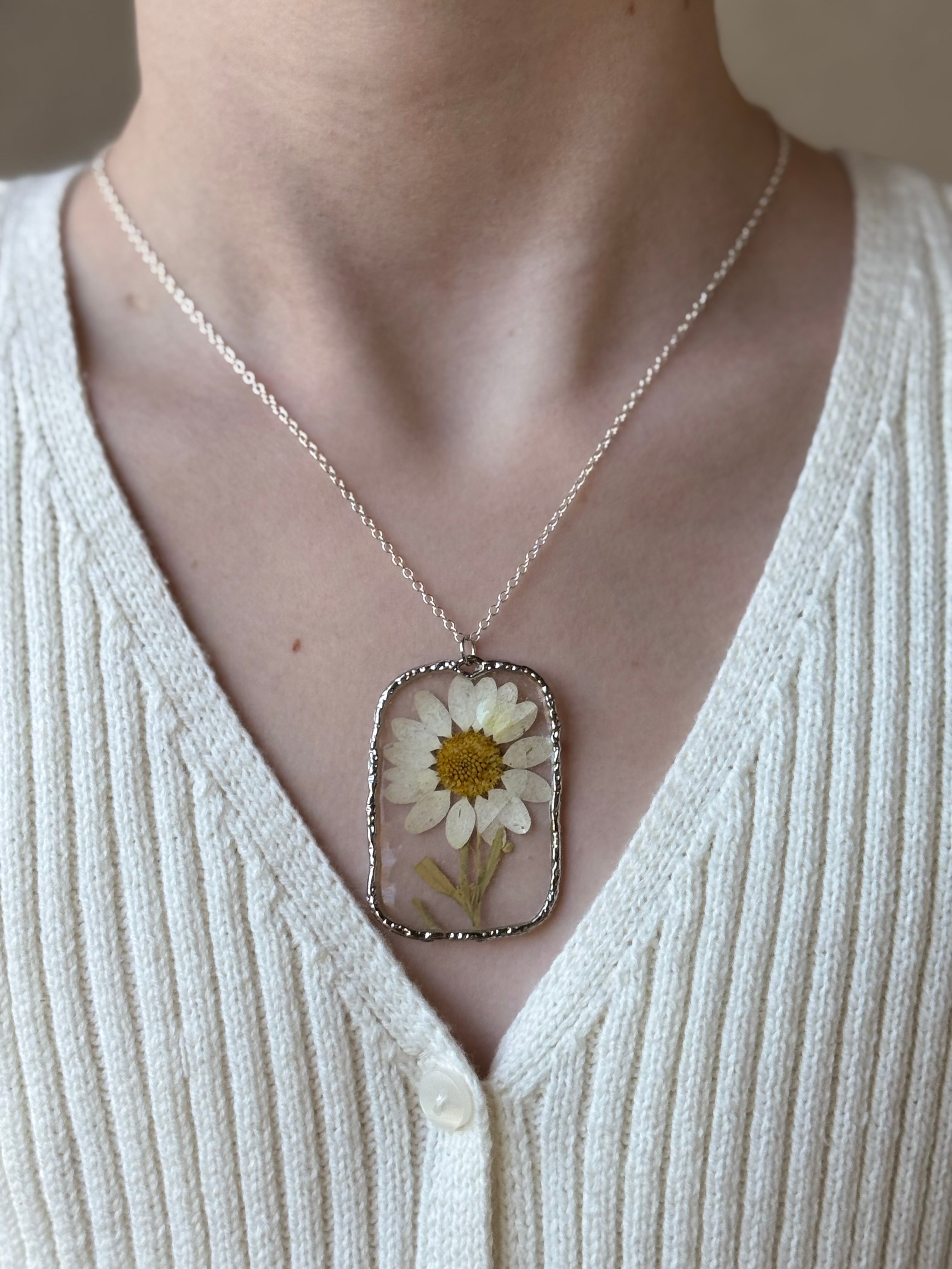 Big Daisy Silver Necklace