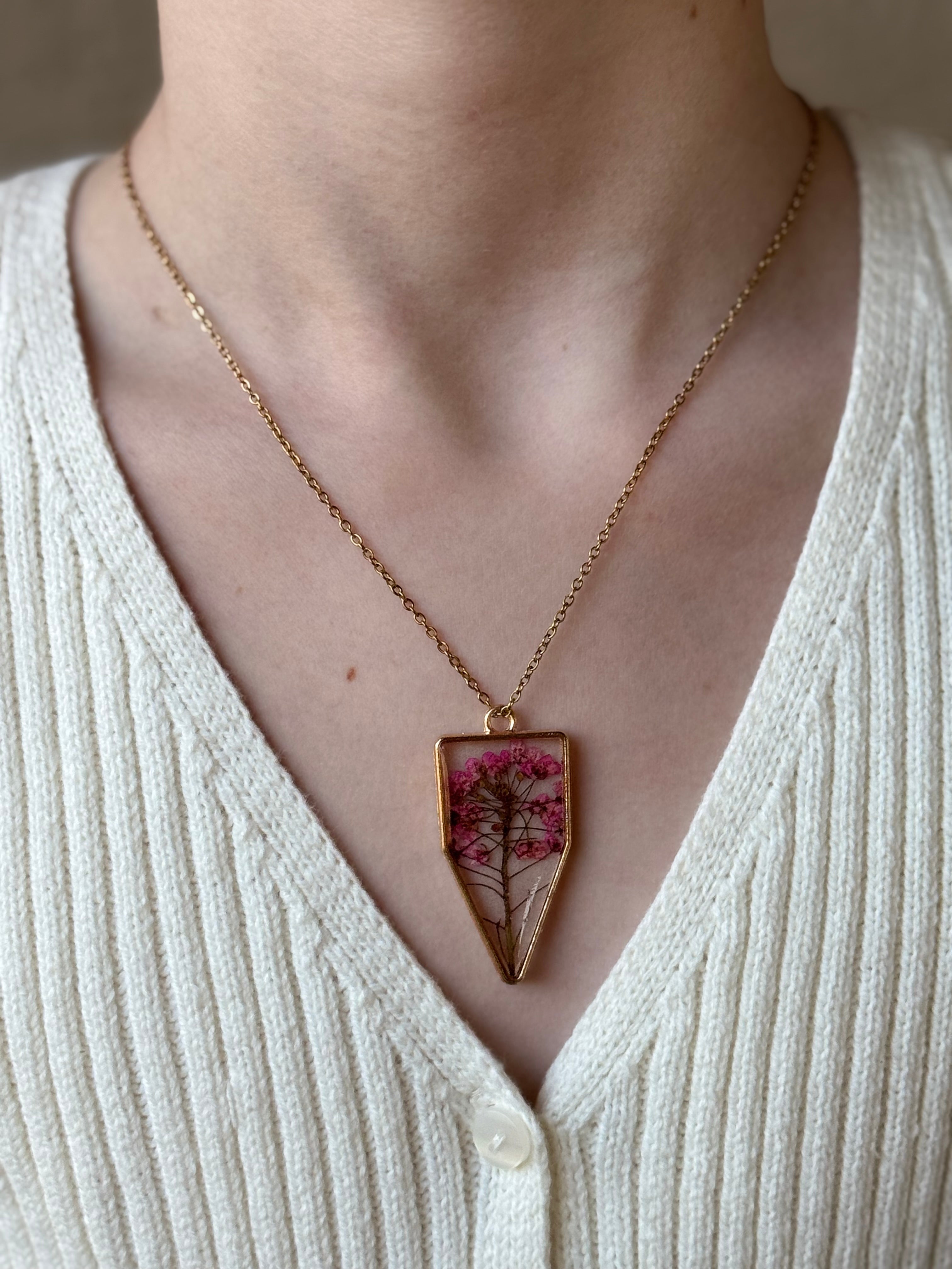 Flower Kisses Gold Necklace