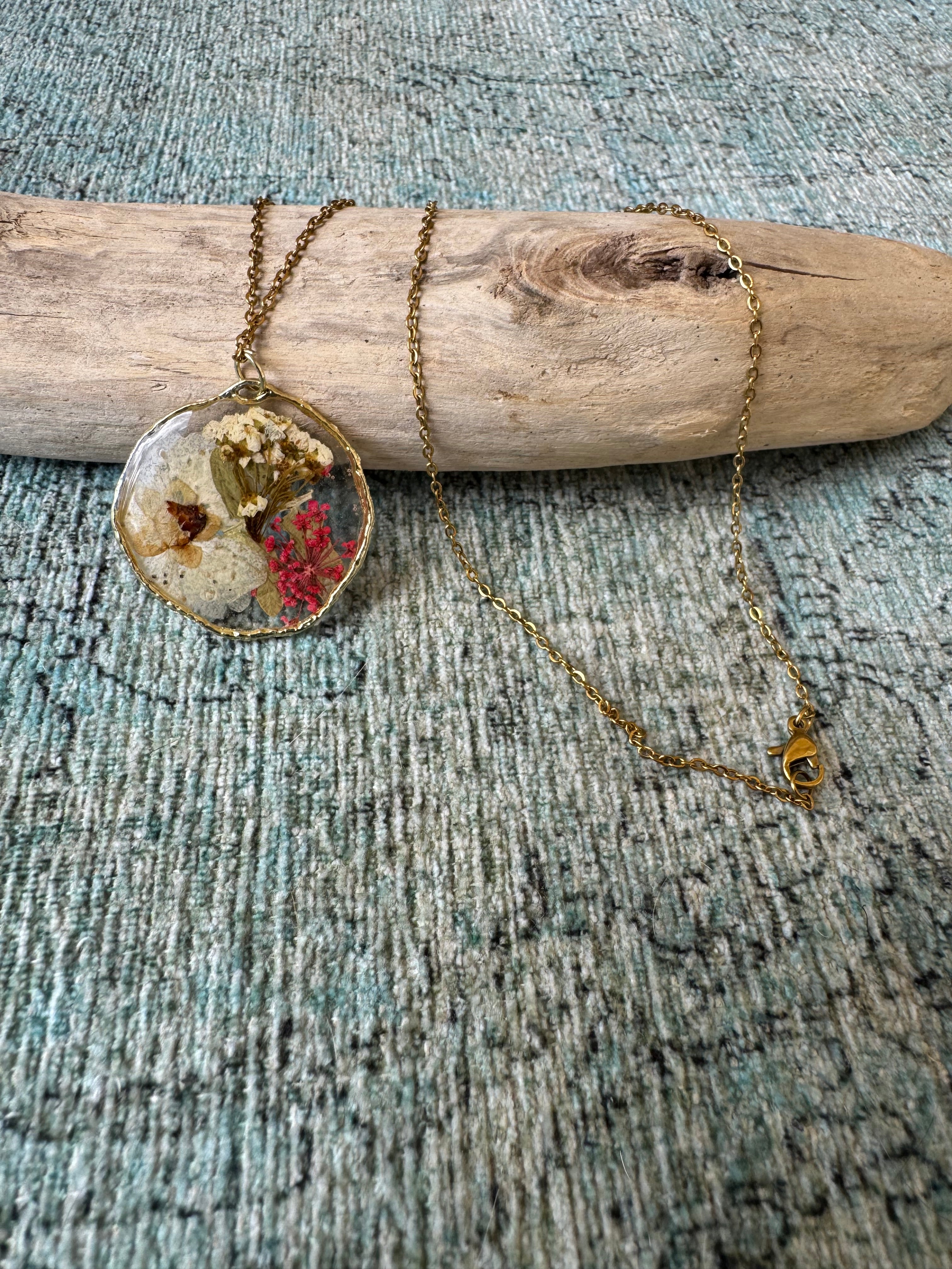 Vintage Floral Gold Necklace